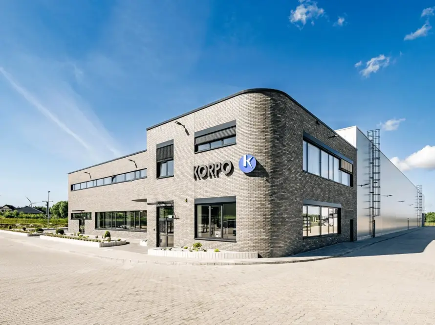 Zakład produkcyjny ,,KORPO" - BUDOWA biurowca, KOLEJNYCH HAL ORAZ INFRASTRUKTURY TECHNICZNEJ 2 1