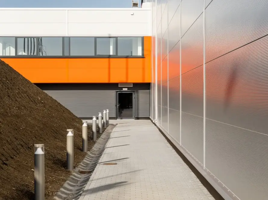 Budowa budynku magazynowego, budynku socjalnego i budynku biurowego, budynku portierni wraz z infrastrukturą techniczną i drogową - Favorite Gifts Europe 15 FGPE-17