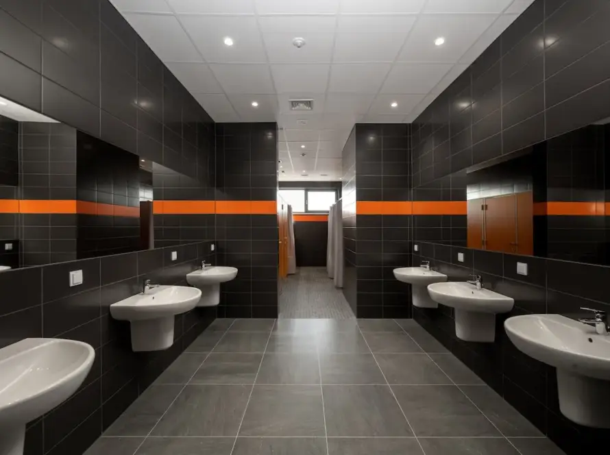 Budowa budynku magazynowego, budynku socjalnego i budynku biurowego, budynku portierni wraz z infrastrukturą techniczną i drogową - Favorite Gifts Europe 18 FGPE-21