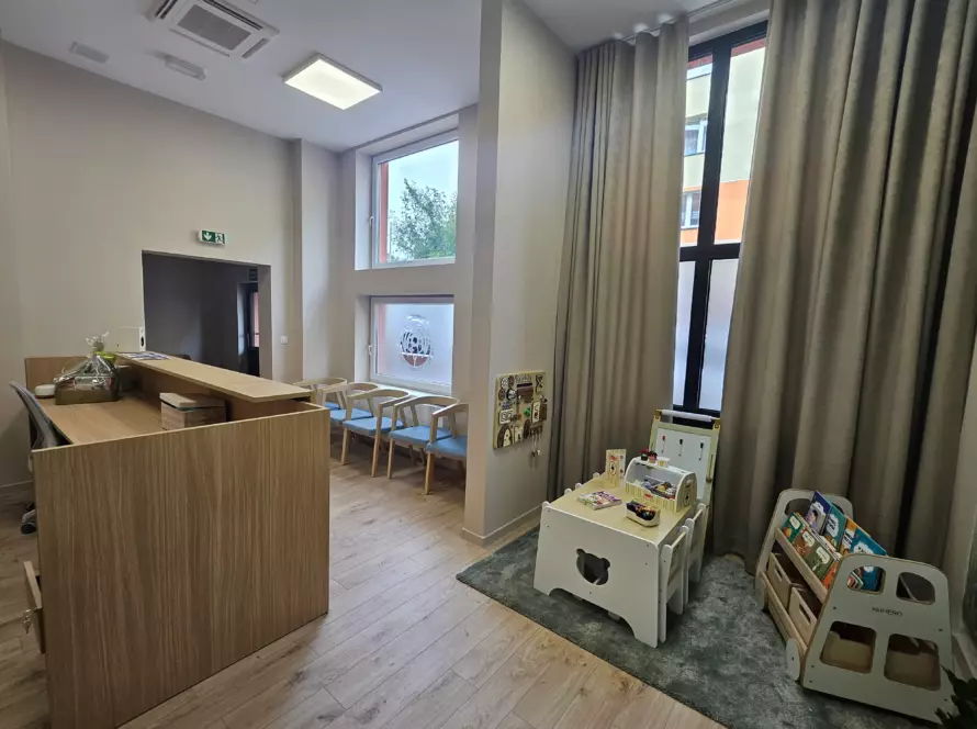 Ośrodek Środowiskowej Opieki Psychologicznej i Psychoterapeutycznej dla Dzieci i Młodzieży w Złotoryi - projekt, remont i wyposażenie 5 6