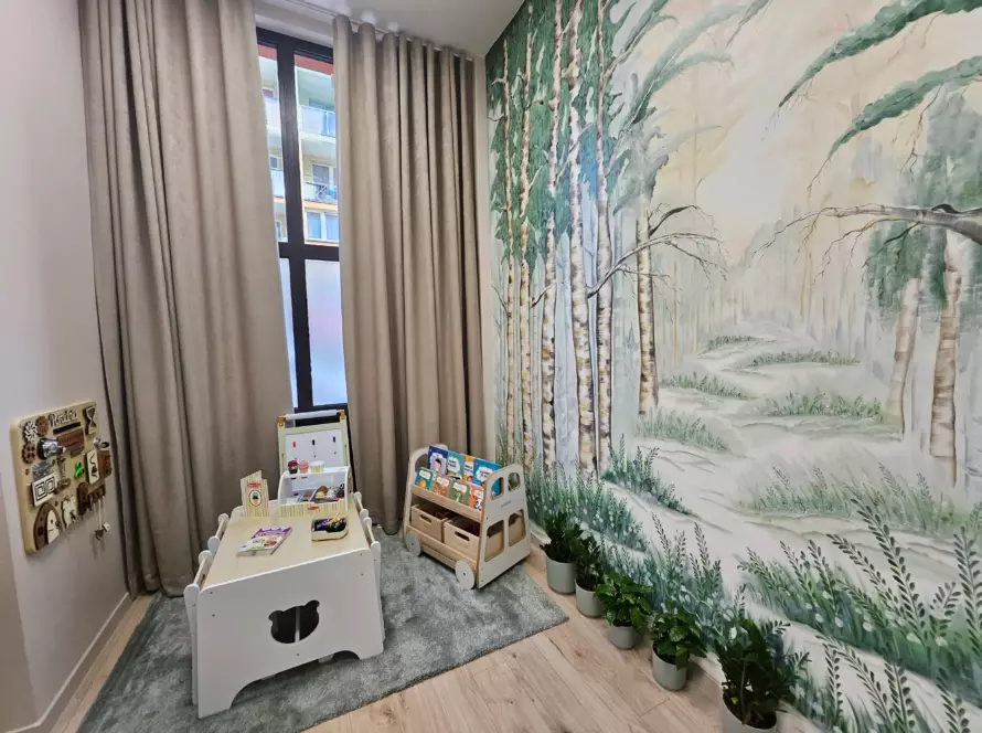 Ośrodek Środowiskowej Opieki Psychologicznej i Psychoterapeutycznej dla Dzieci i Młodzieży w Złotoryi - projekt, remont i wyposażenie 9 kącik dla dzieci w poradni złotoryja